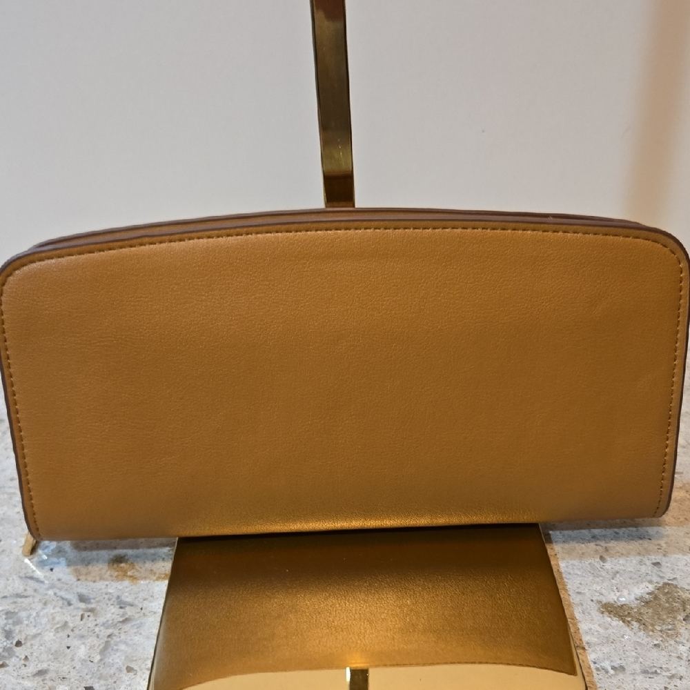 Stylish Tan Wallet